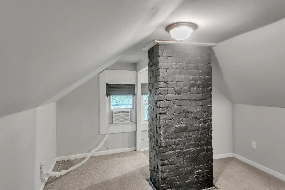 Cozy Charming Two-story Home Great For Long Stays 3 Bedroom Home by RedAwning