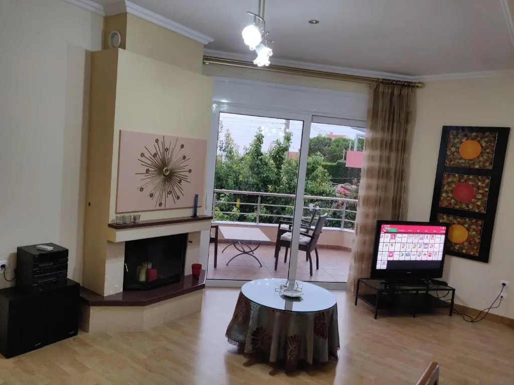 House,1000m from the beach