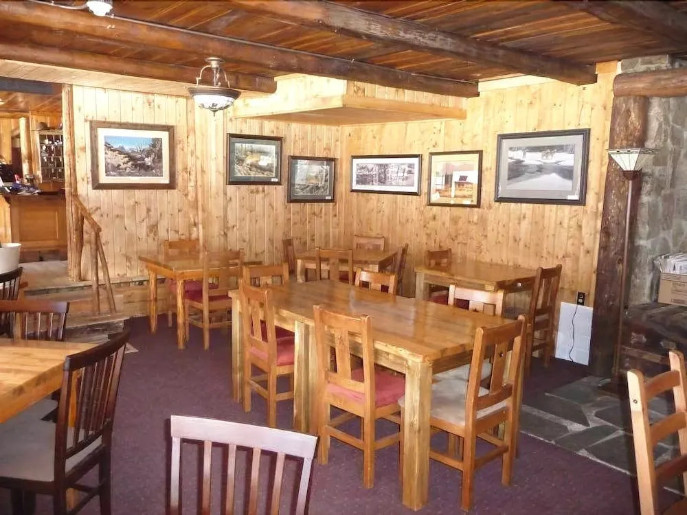 Stay Twin Lakes Cottage