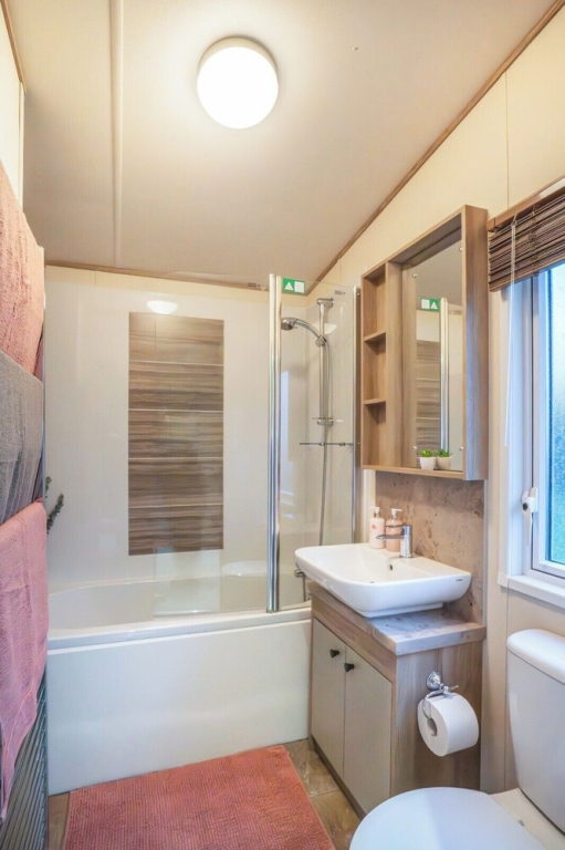 Luxury Family Lodge -sleeps 6 -golf-beach-starlink