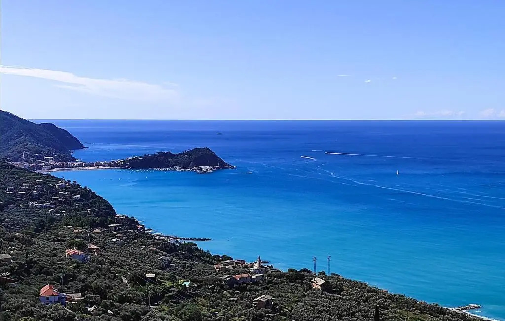 Nice apartment in Lavagna with 2 Bedrooms and WiFi
