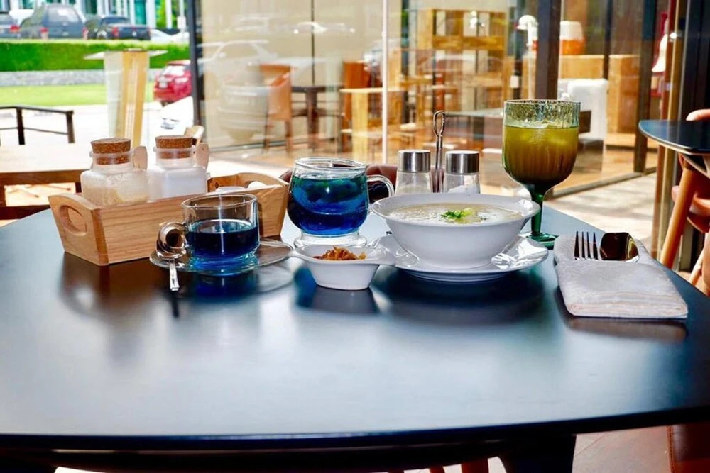 M.J. Gallery Poshtel