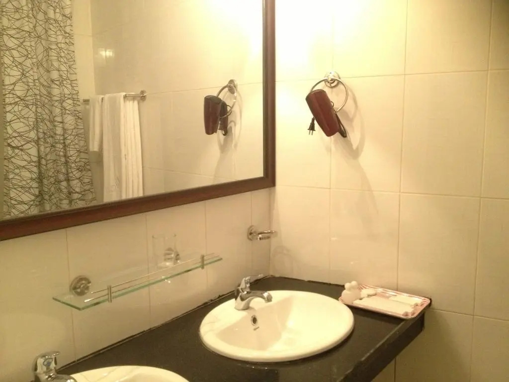 A Dong Hotel