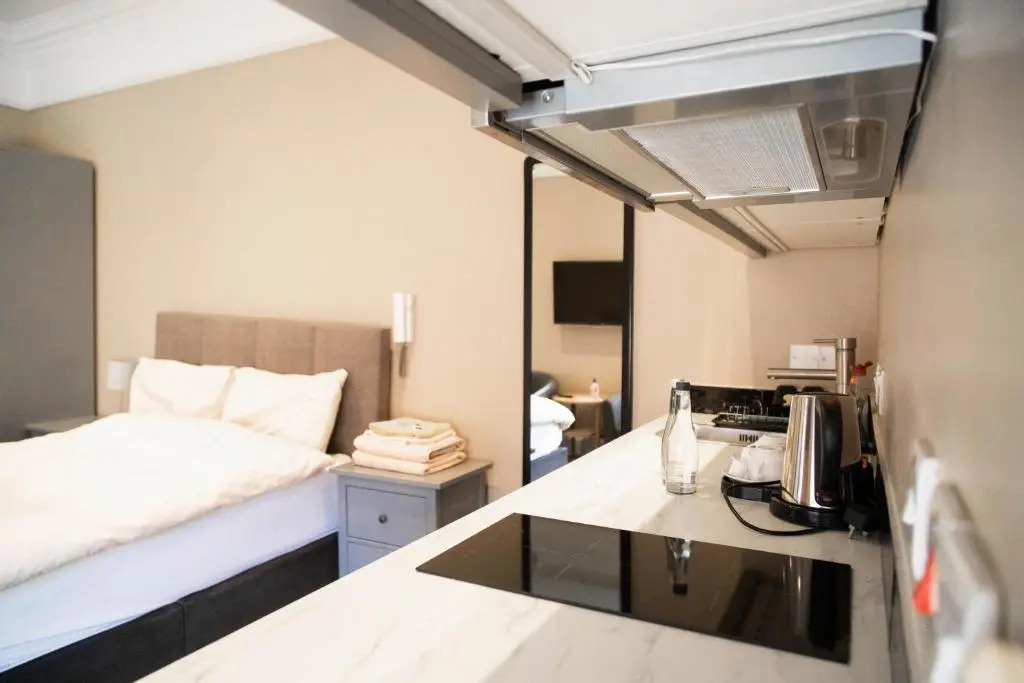 Molloy's Apartments