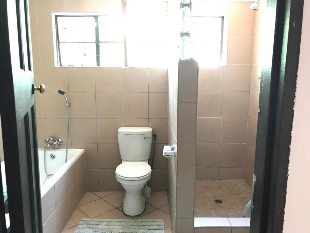Contemporary Stay at Giraffe Cottage