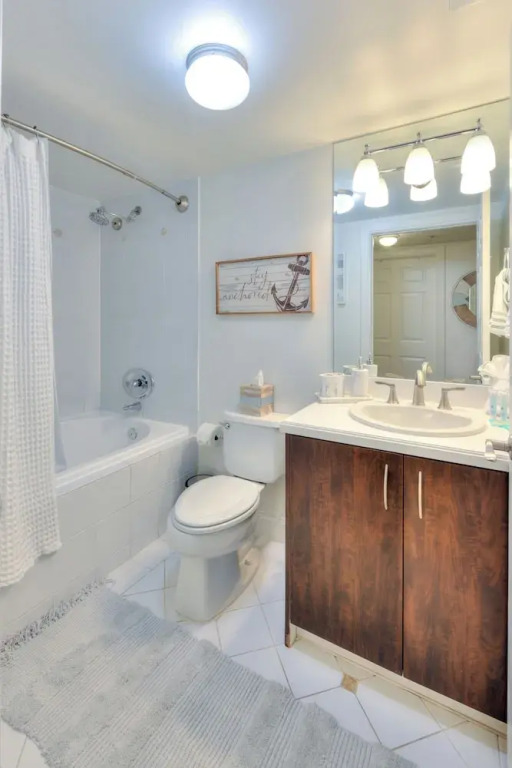 1 Bedroom Steps to Marina and CocoWalk
