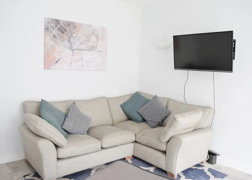 Large 3 Bedroom Family Home in Tooting