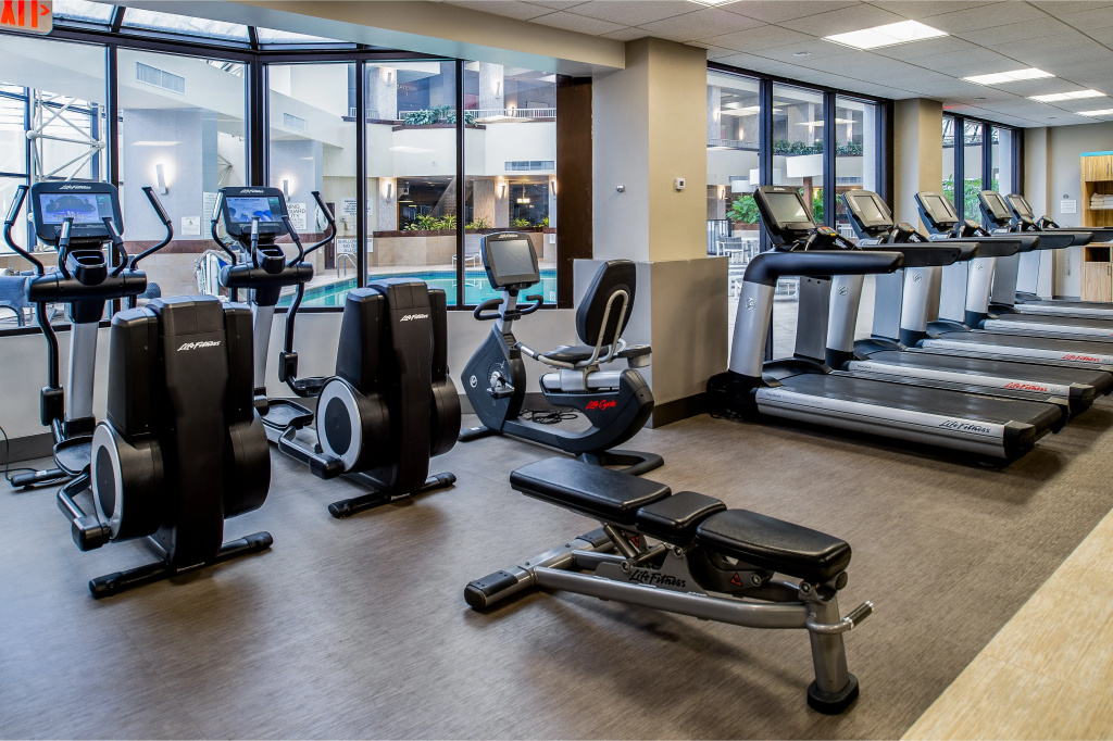 Crowne Plaza Hotel St. Louis Airport by IHG