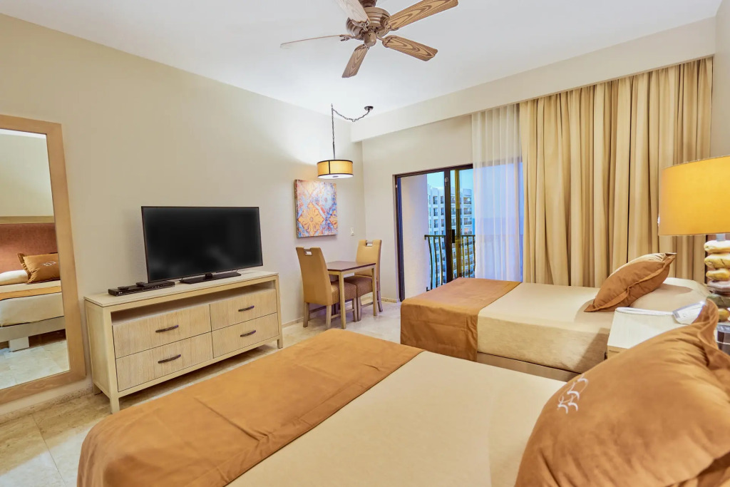 Holiday Inn Club Vacations The Royal Sands All Inclusive
