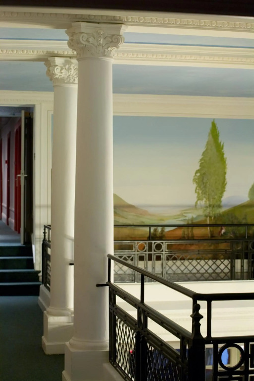 Midland Hôtel - Restaurant Le Derbys