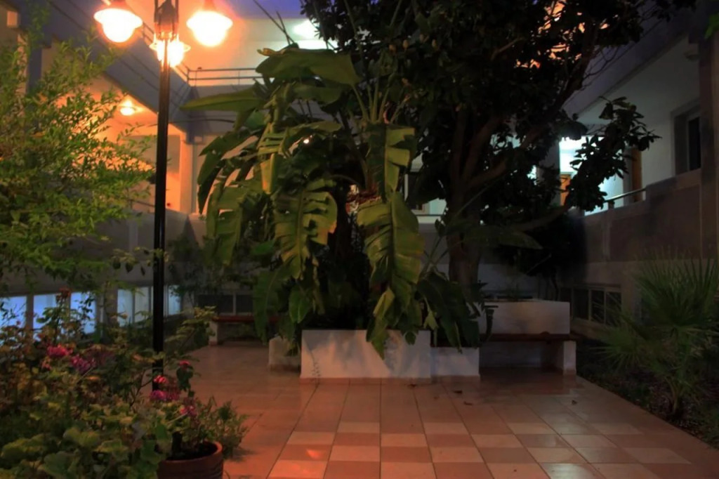 Irinna Hotel-Apartments