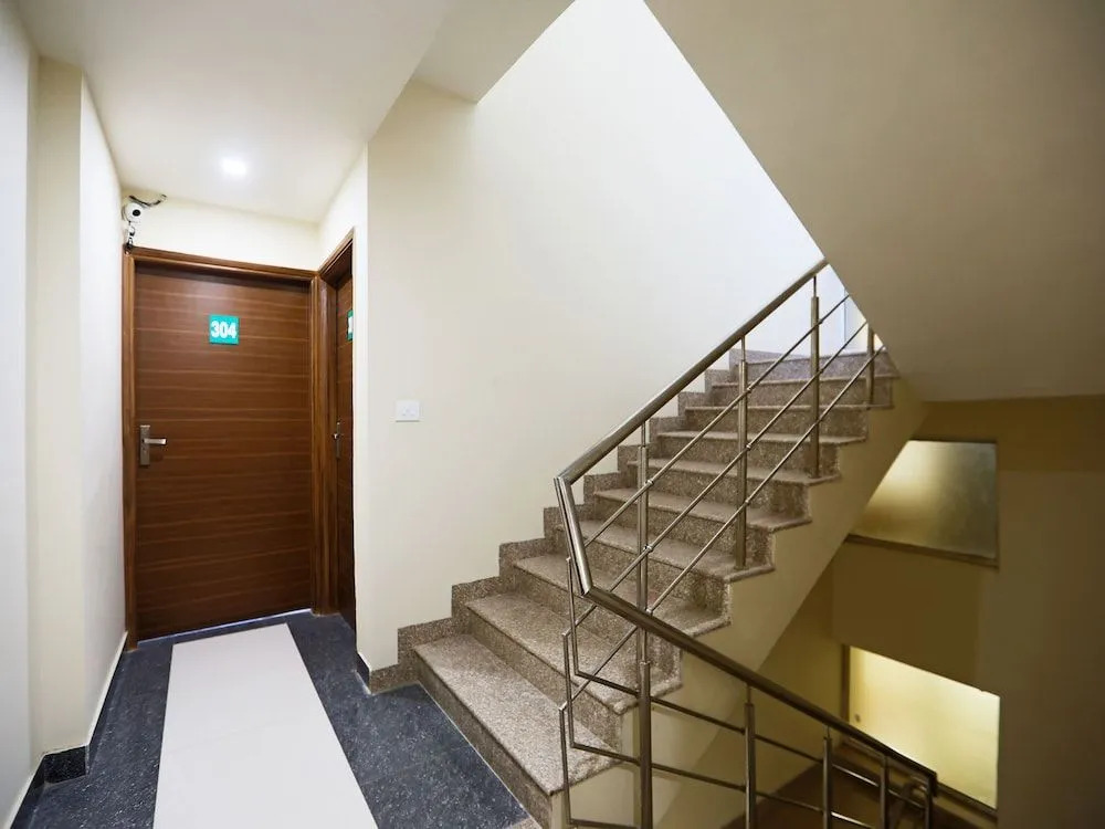 OYO 8526 SD Royal Inn