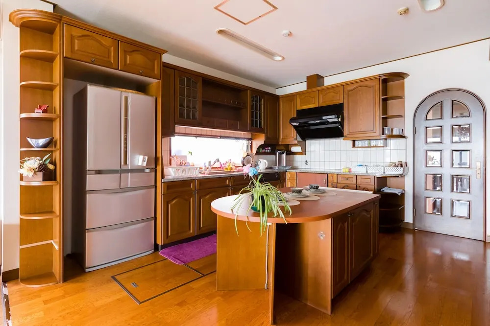 Yolee Guest House
