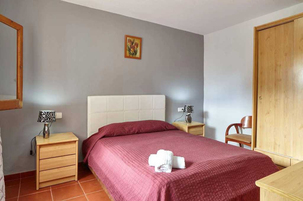 Villa by Playa den Bossa & Ibiza town 7min, BBQ