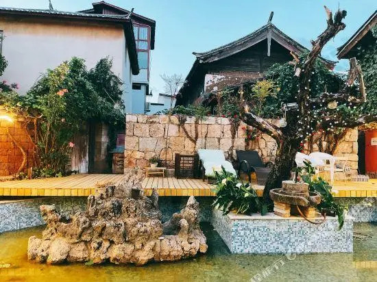Lijiang Free Fragrant Inn