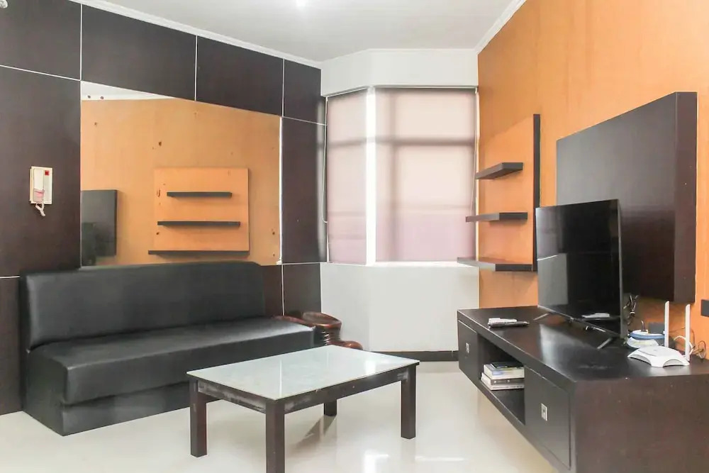 Comfortable 2Br With Extra Room At Crown Court Executive Condominium
