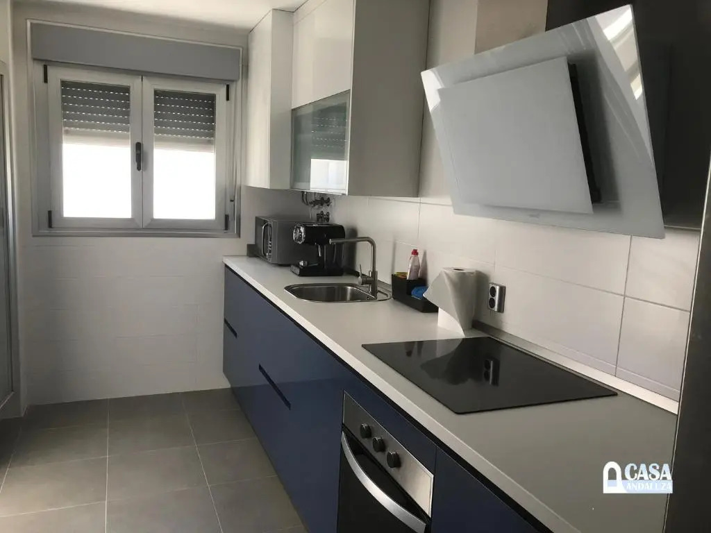 Comfortable apartment with shared pool, garage and at only 5 min walk from Los Bateles beach