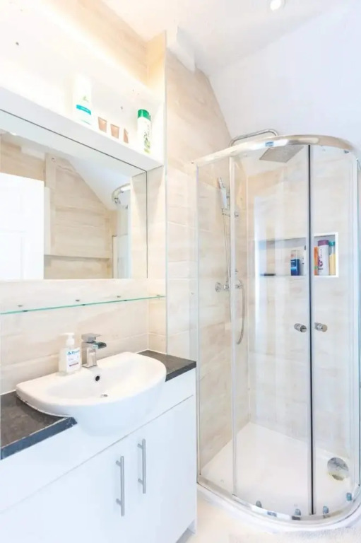 Cosy 2 Bedroom Apartment in Central London With Garden