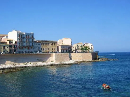 Apollonion Apartment