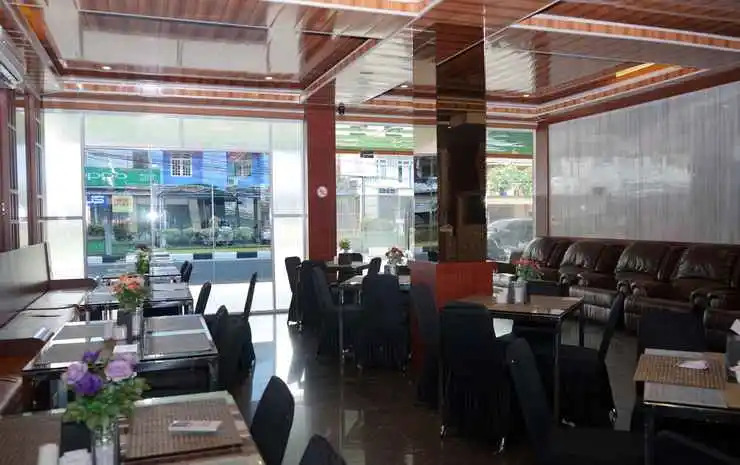 Ren'z Hotel
