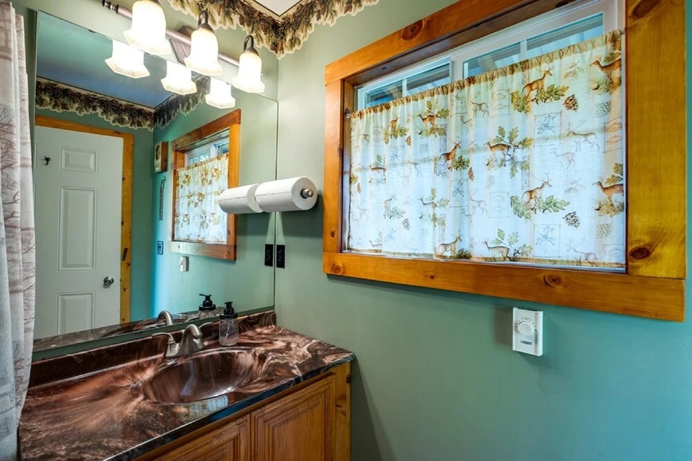 72MF - Rustic - Pets Ok - Sleeps 2