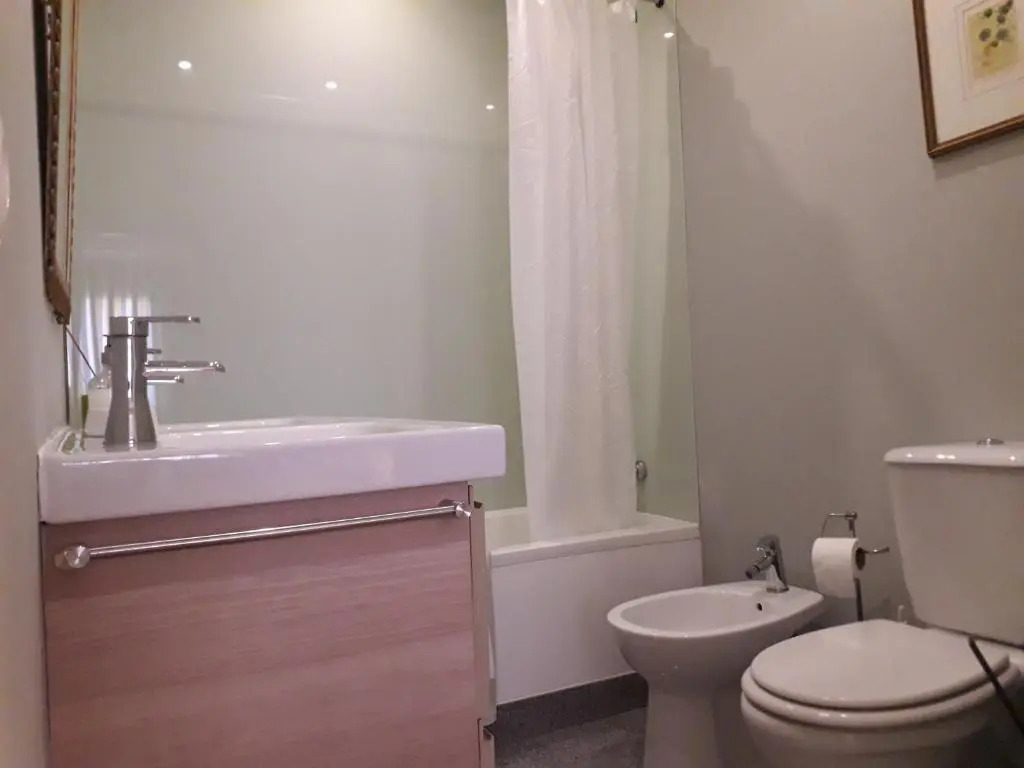 Peaceful Top Floor Apt W Balconies - Cambridge RIGHT - AC