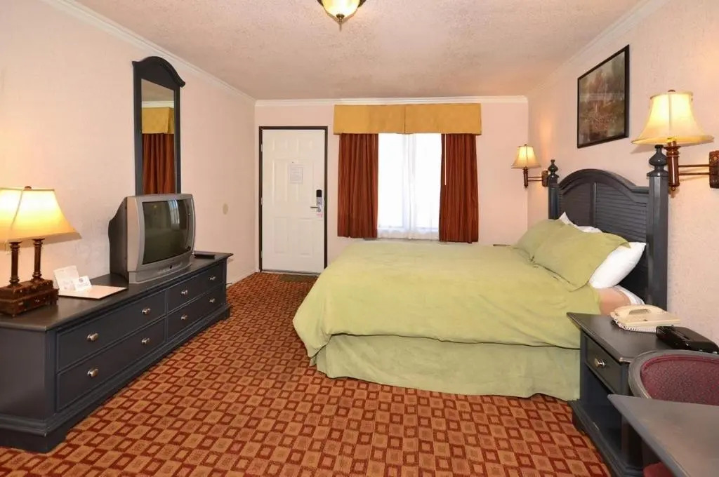 Santa Clarita Motel - Near six Flags Magic Mountain - Valencia