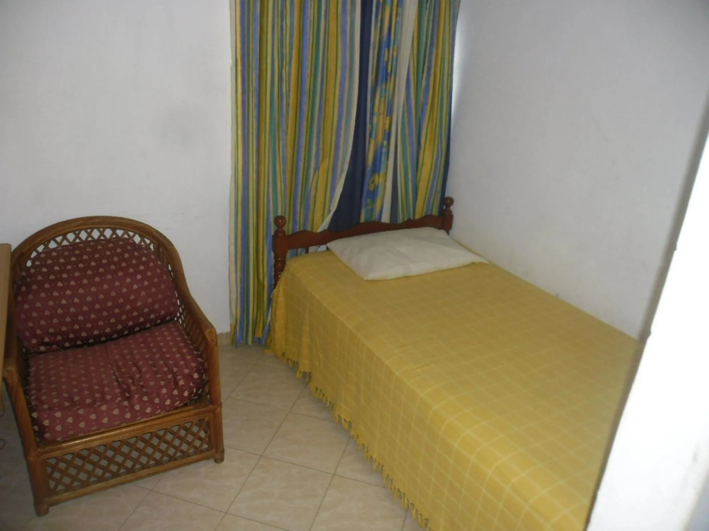 Villa With 6 Bedrooms in Pereybère, With Wonderful Mountain View, Priv