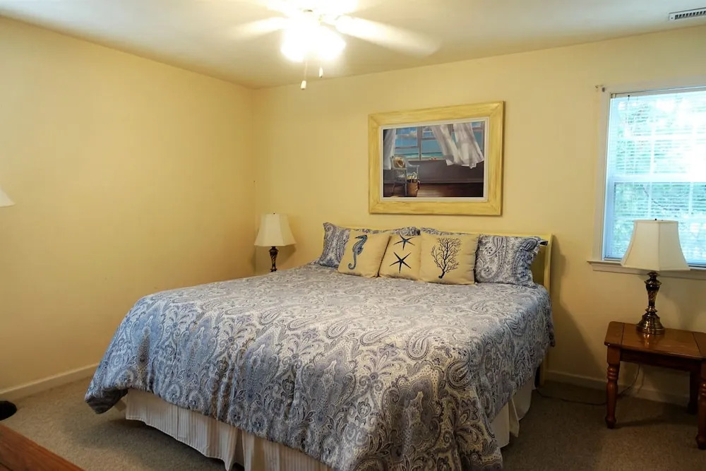Gray Whale 3 Bedrooms 2 Bathrooms Home