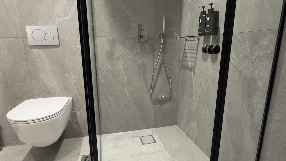 MAKRIS Papigo Luxury suites