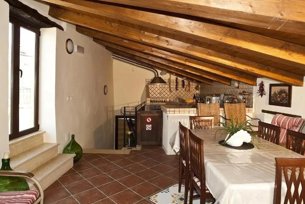 B&B Lavinium