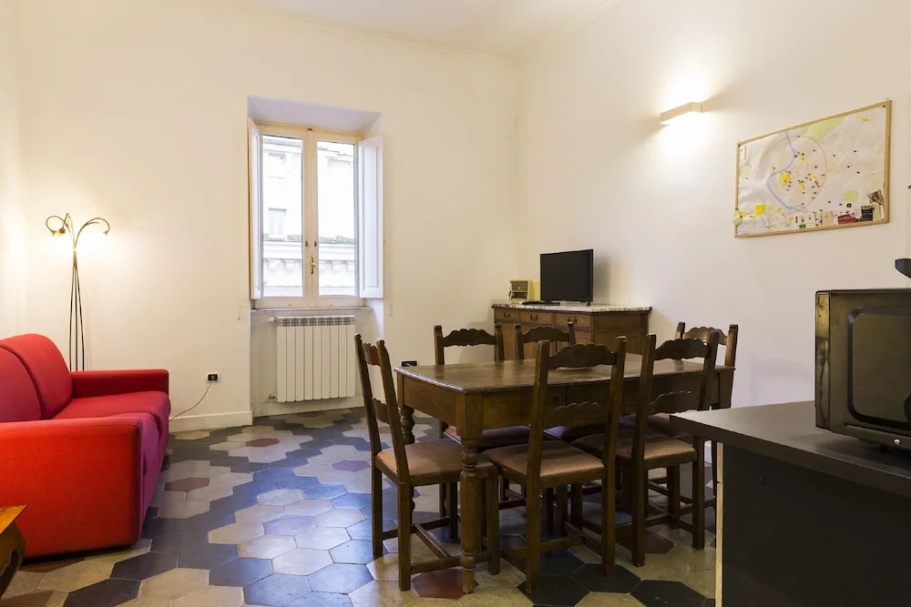 Nice Apartment Navona Sq