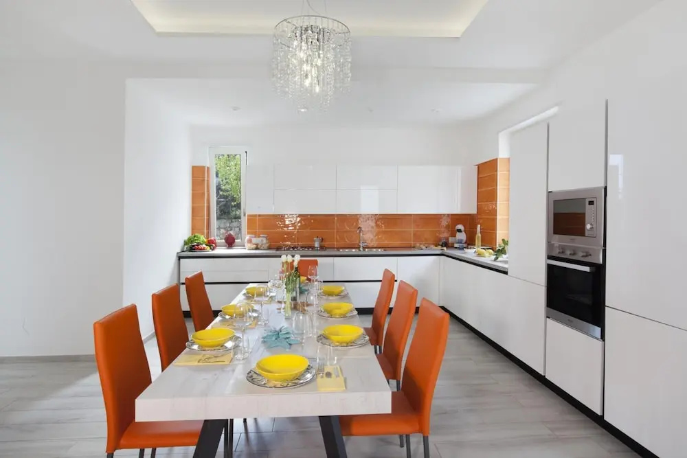 AMORE RENTALS - Villa Iside