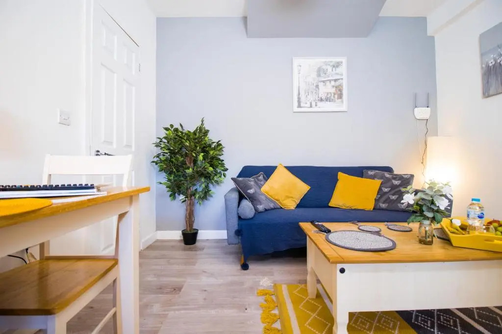 Dreamwood Apartment by Southwest Rooms - Free Parking & Netflix