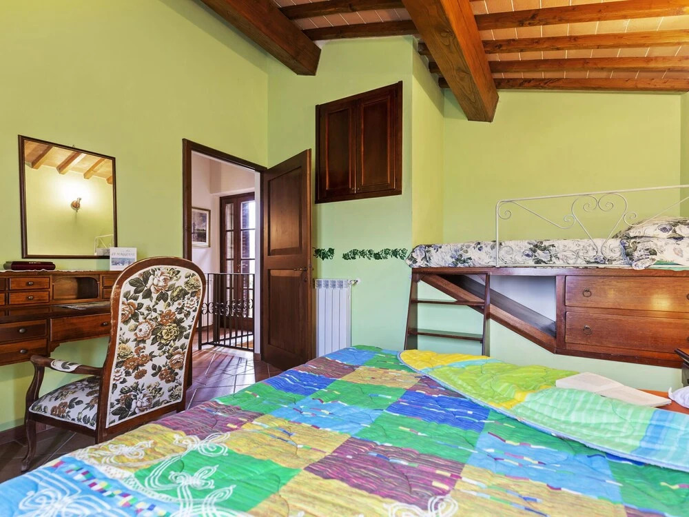 Refreshing Holiday Home in Casole D'elsa With Swimming Pool