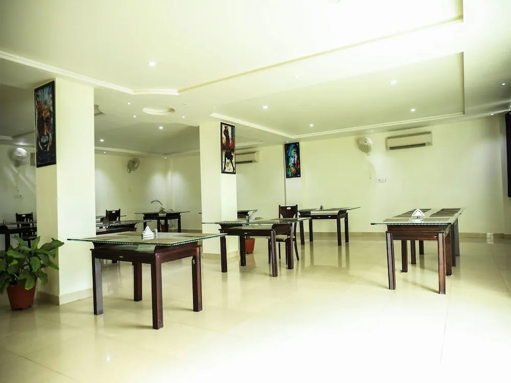OYO 14635 Hotel Orchid