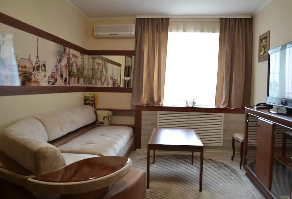 City Hotel