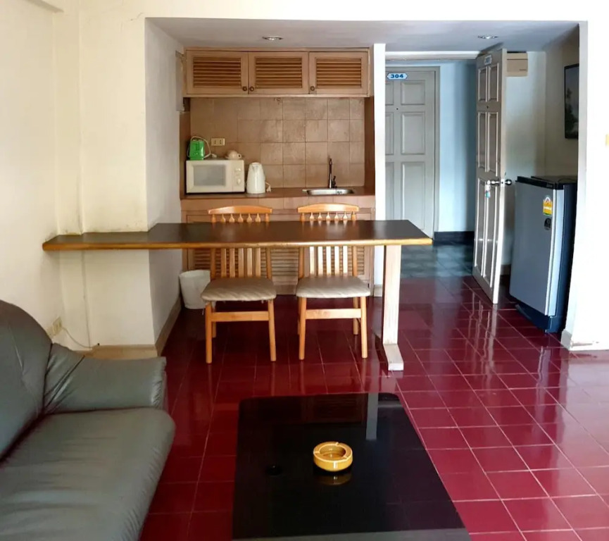 Walking Street Hostel