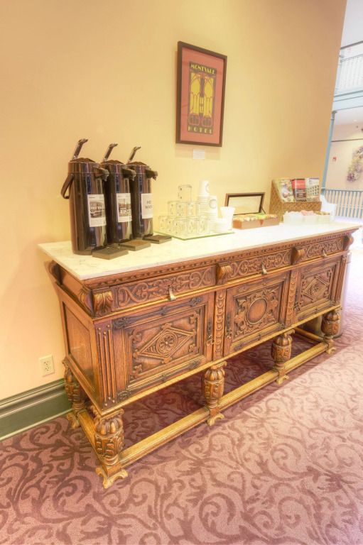 Montvale Hotel