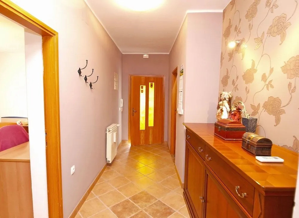 Apartment 1413