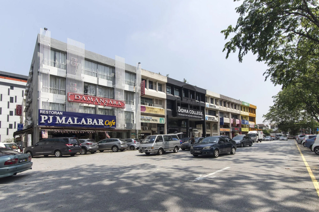 OYO 325 Damansara Inn