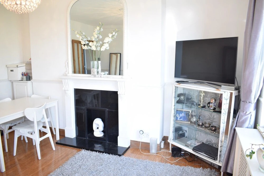 Stylish 2 Bed Between Camden Town & Primrose Hill