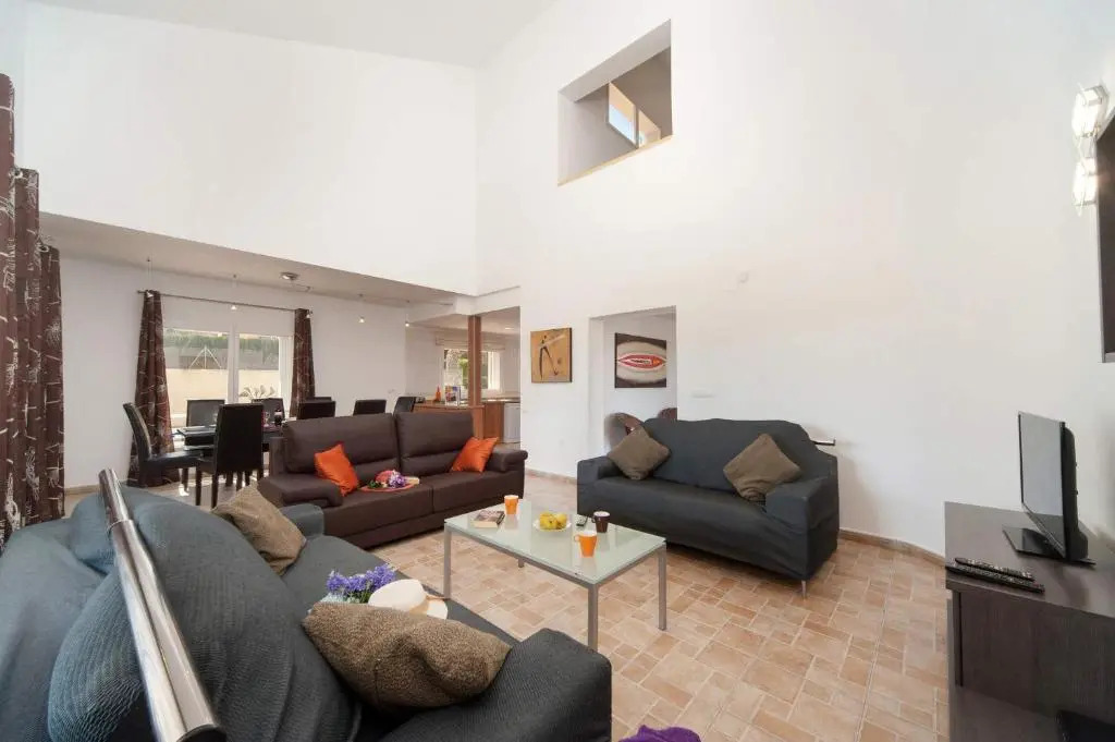 0339 Villa Fresno