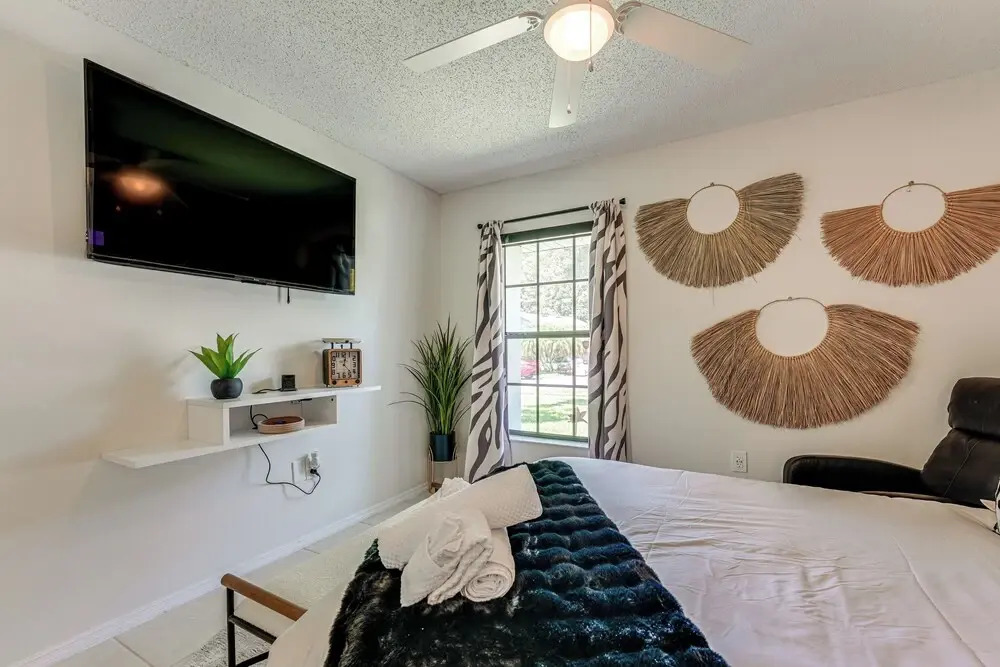 Disney Getaway w/ Private Hot Tub 14 Mi to Parks