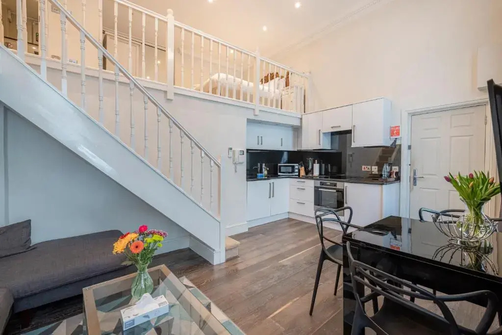Queensgate Court Apartments