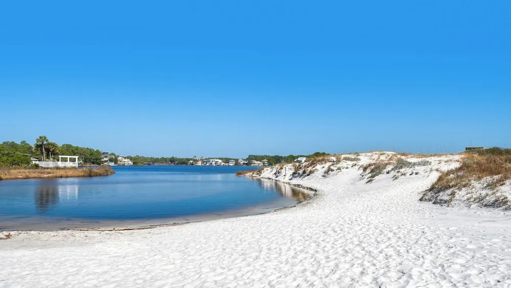 Pet-friendly Corner 1st Floor Condo in Seagrove, Steps From the Beach