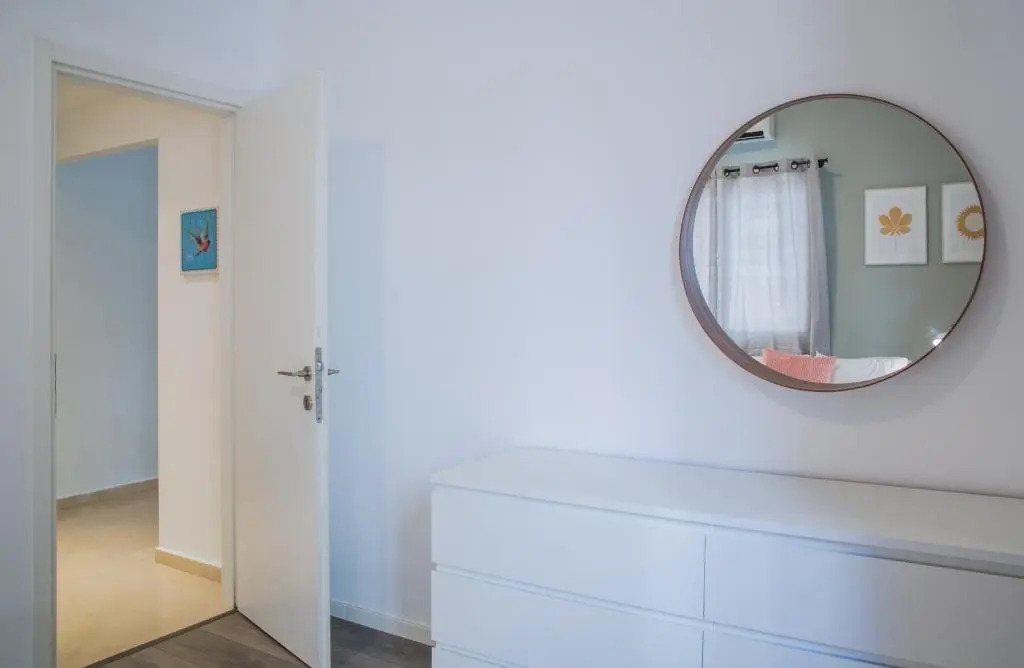 Modern 2 Bdr Spacious Apartment