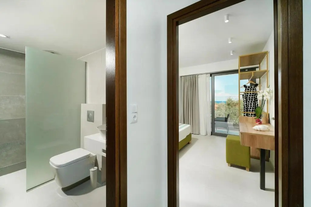 Miracle Suites by Klisma beach