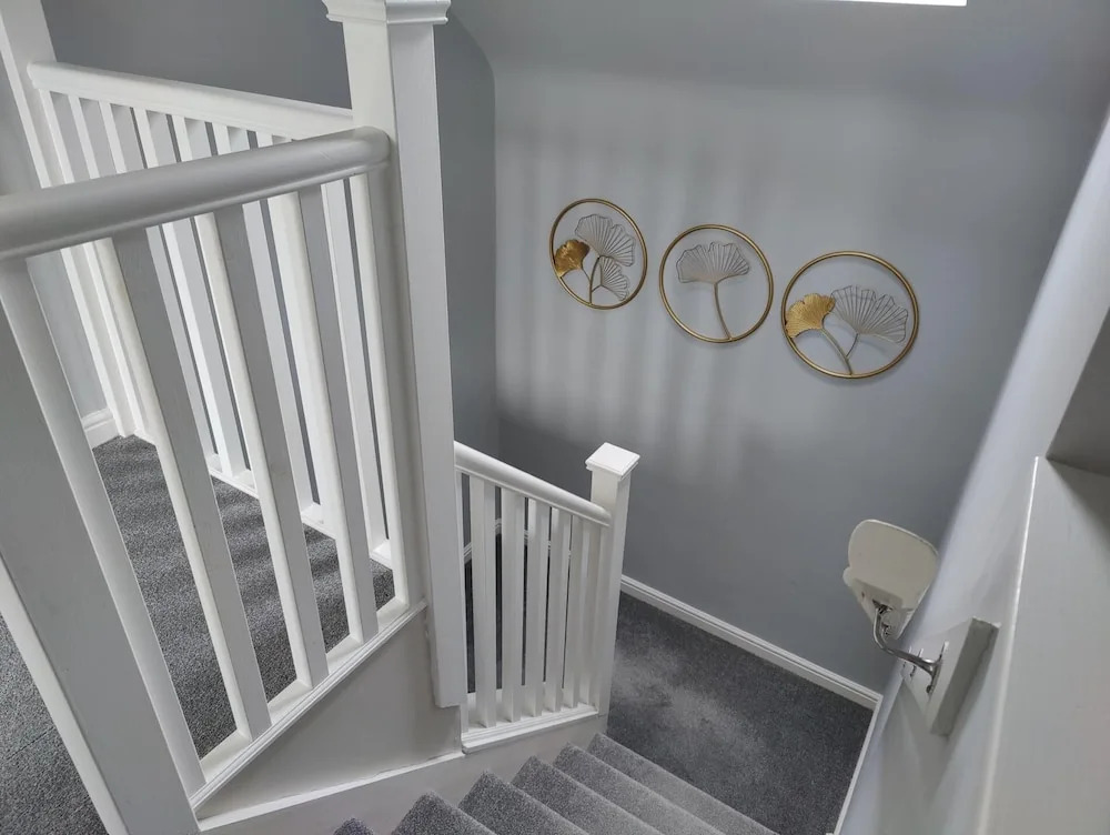 NEW Fabulous 2BD Maisonette Dunfermline, Fife
