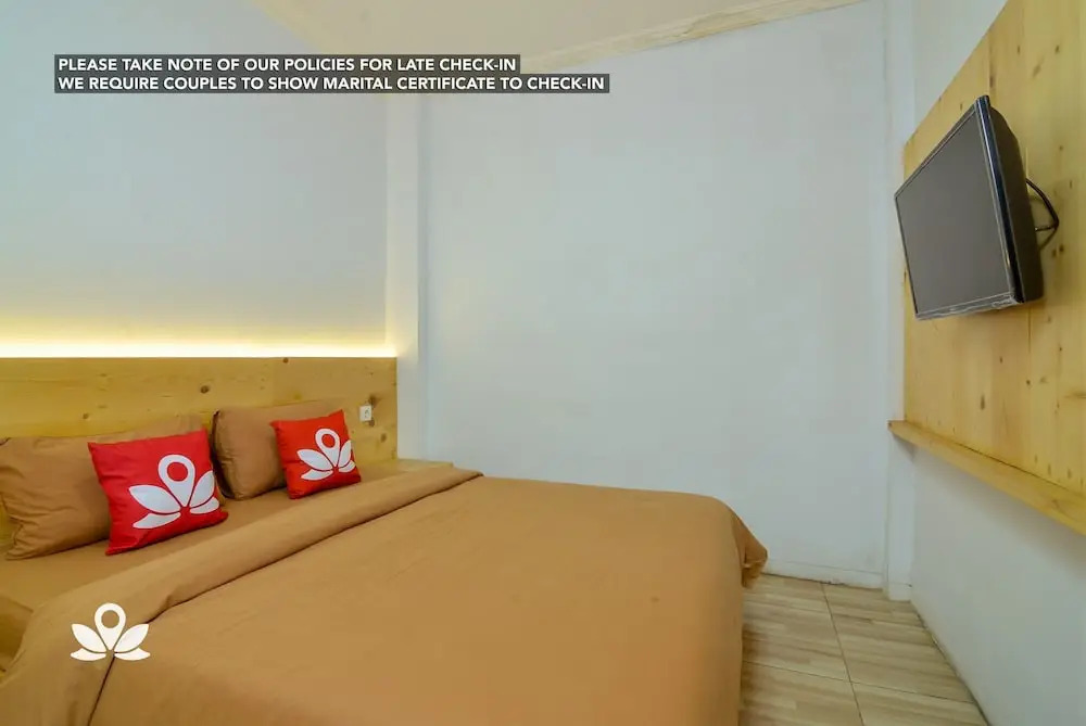 ZEN Rooms Near Darmawangsa Syariah